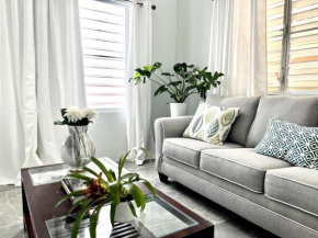IN GOOD COMPANY-Gorgeous downtown historic cottage